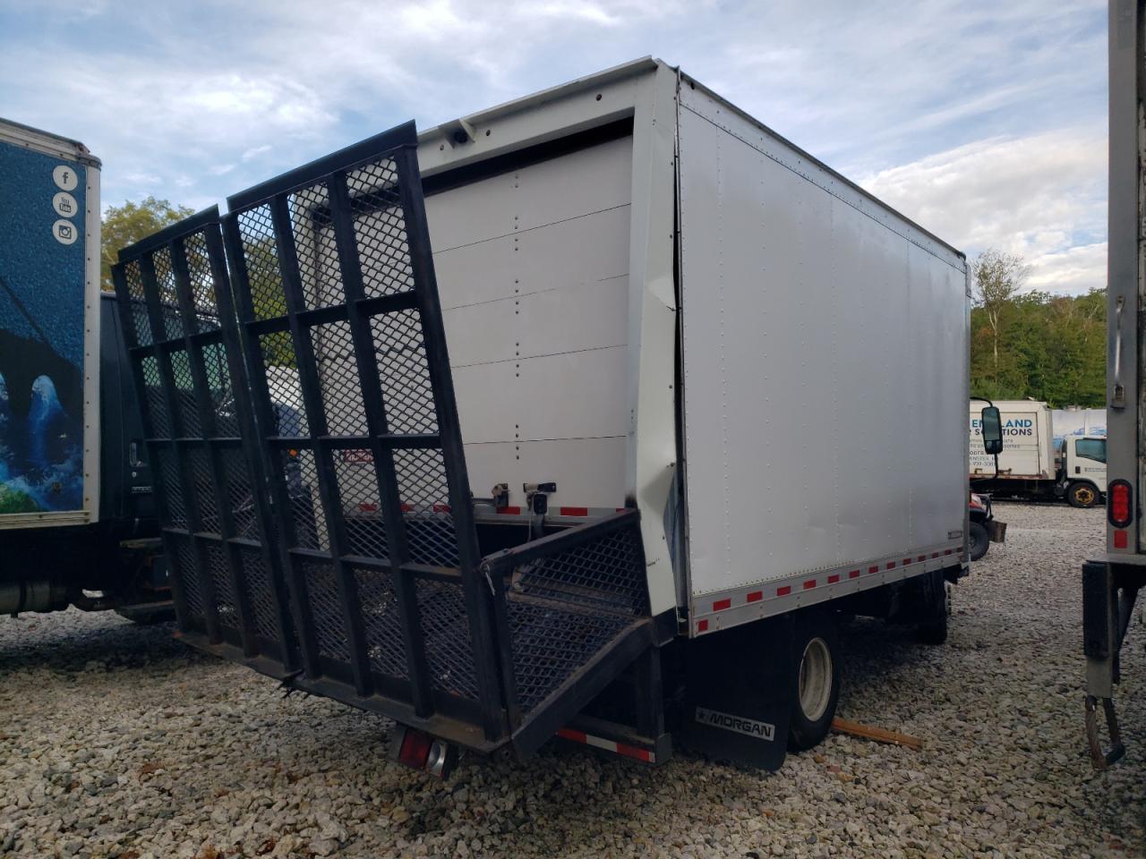 Chevrolet 3500 Image 2