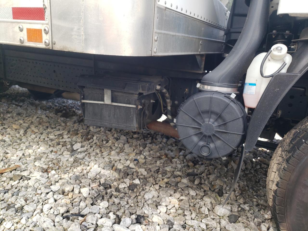 Chevrolet 3500 Image 12