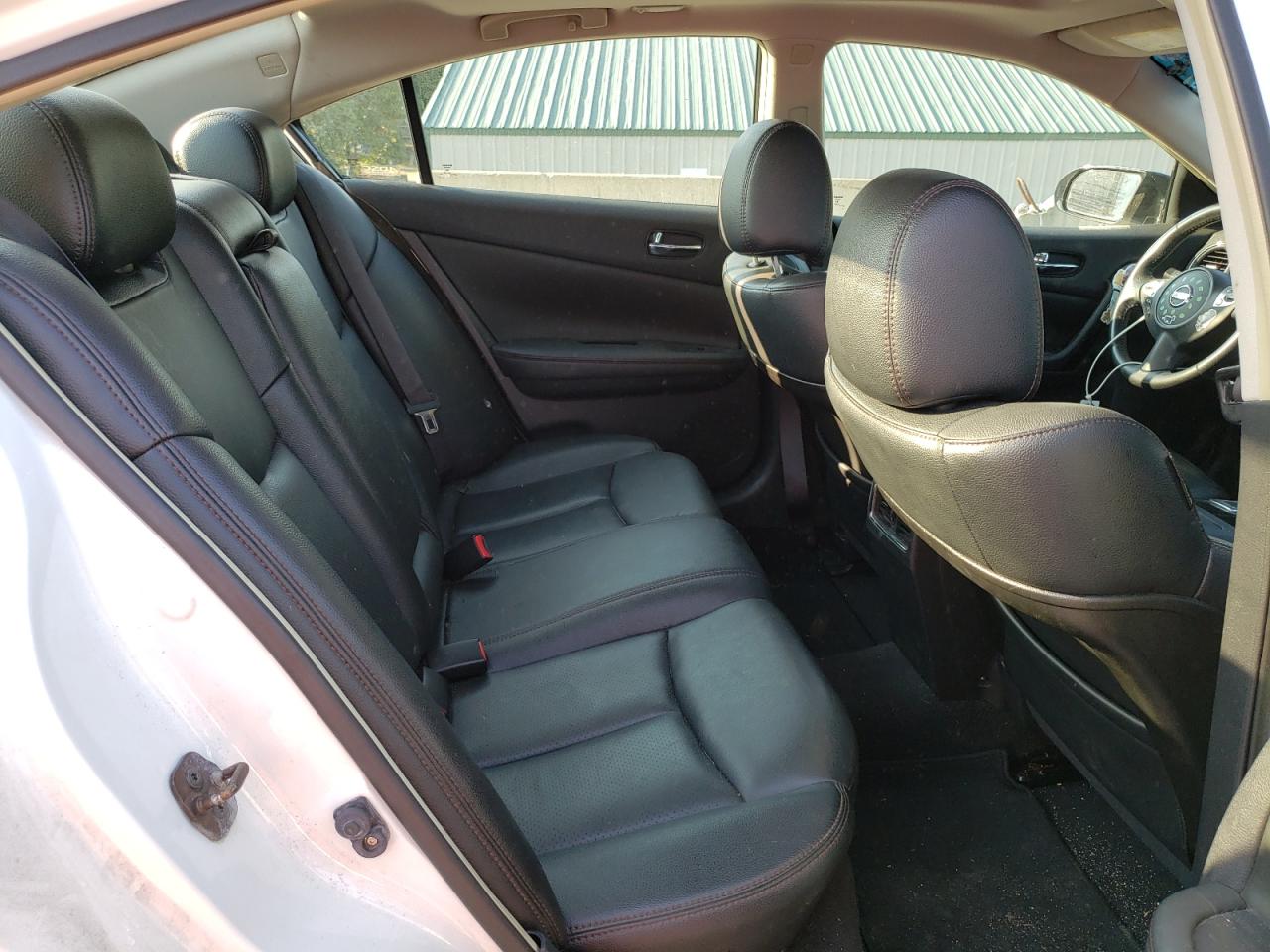 Nissan Maxima S Image 8