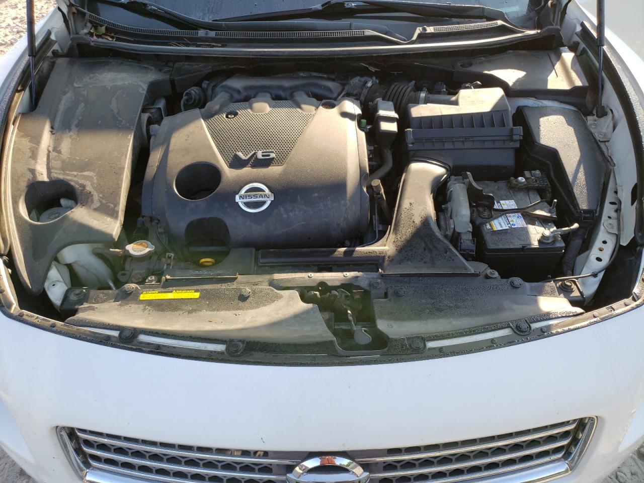 Nissan Maxima S Image 10