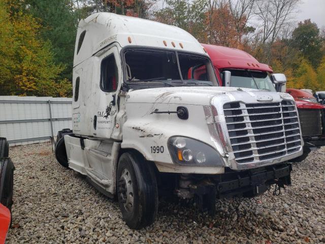 Salvage Freightliner Cascadia 1