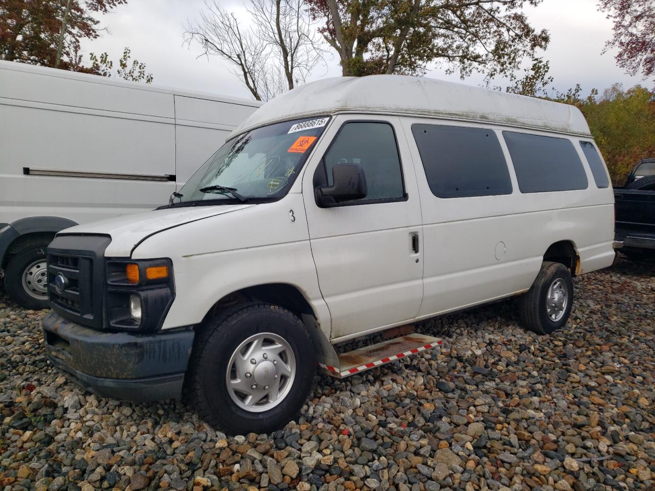 Ford Econoline E350 Super Duty Van Image 1