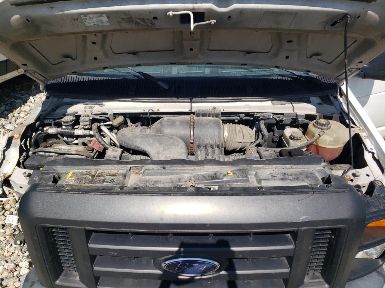 Ford Econoline E350 Super Duty Van Image 5