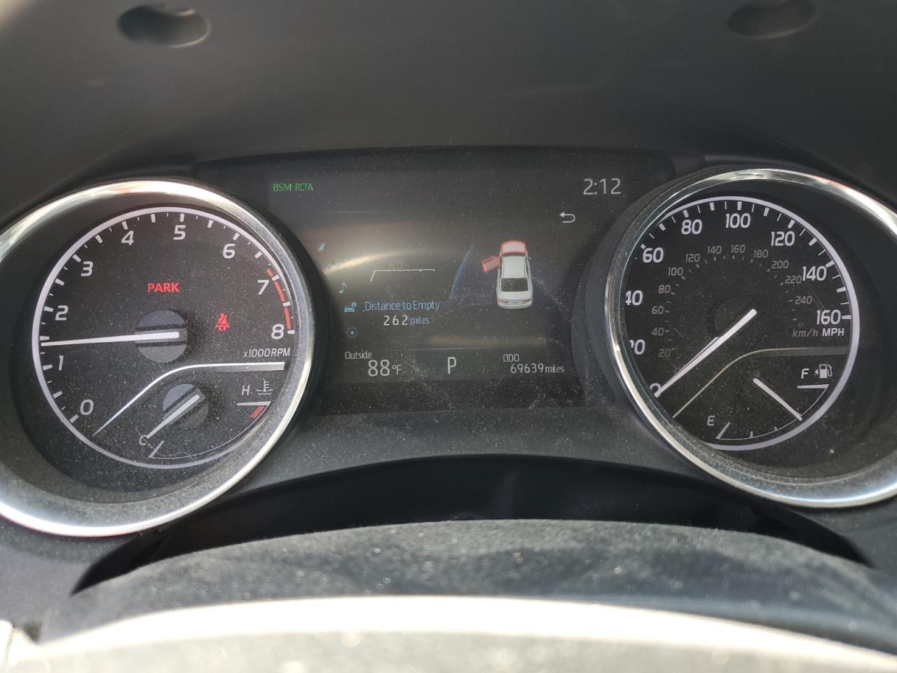 Toyota Camry Xle Image 8