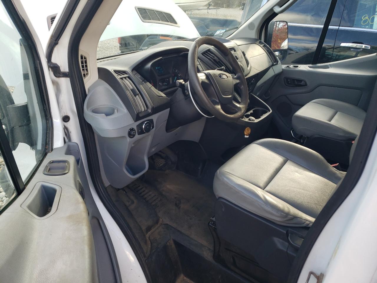 Ford Transit T-250 Image 8