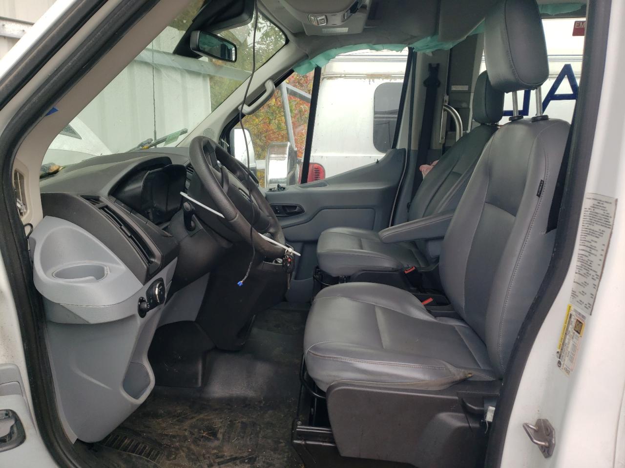 Ford Transit T-150 Image 8