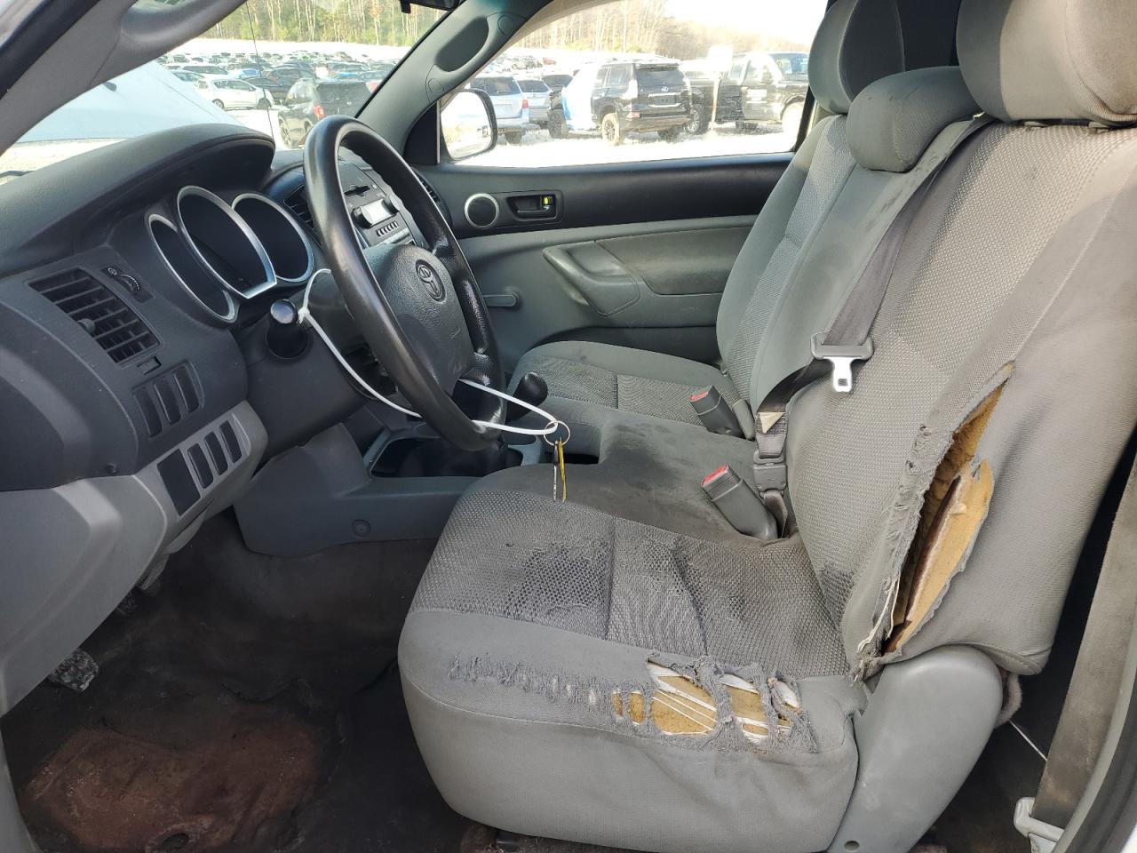 Toyota Tacoma Image 12