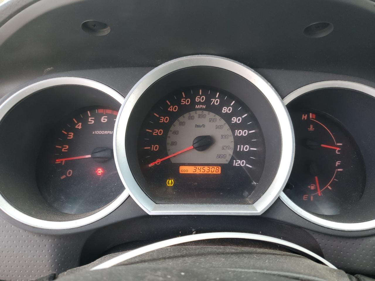 Toyota Tacoma Image 8