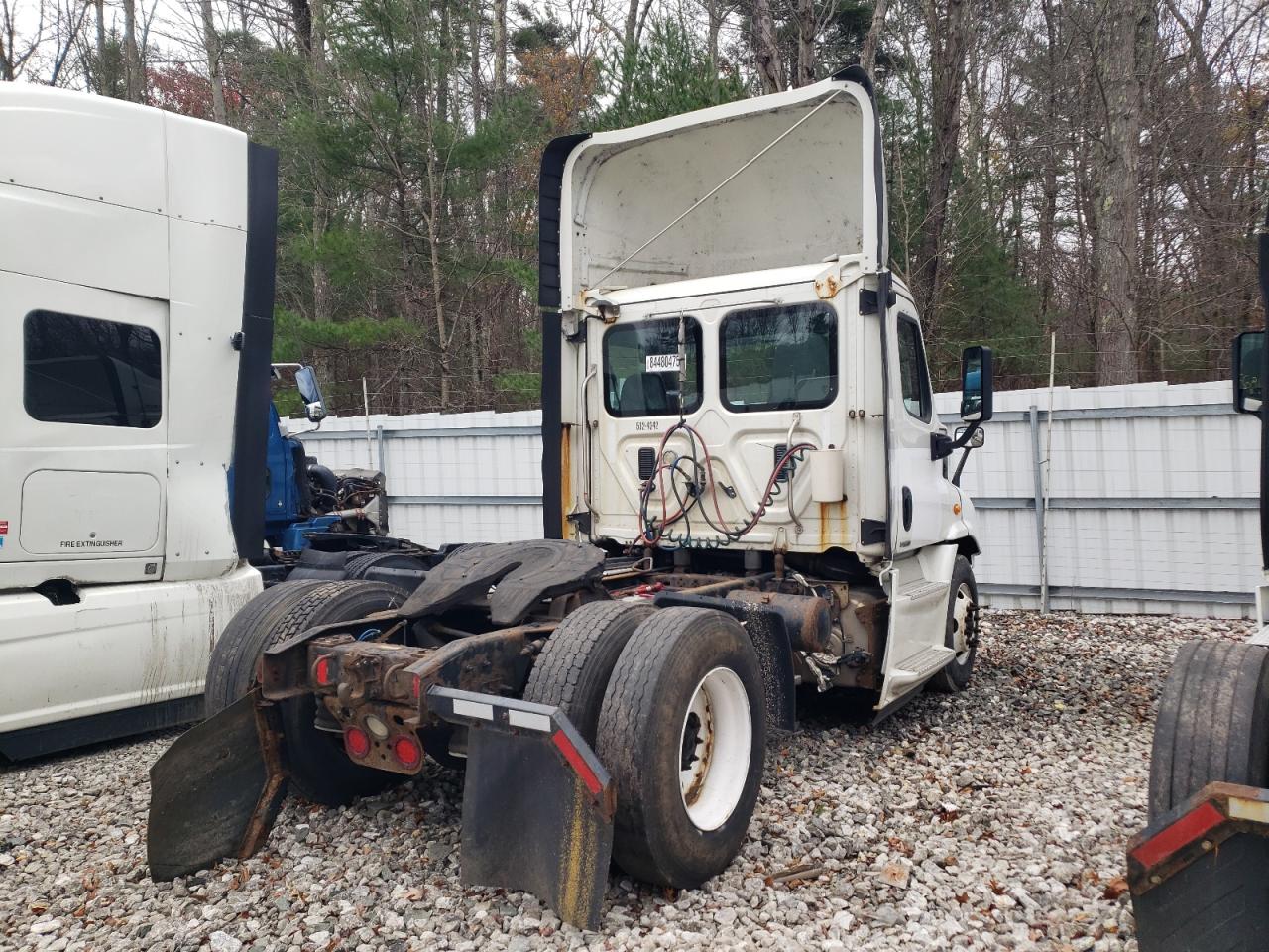 Freightliner Cascadia Image 2