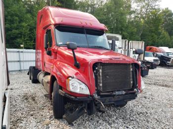  Salvage Freightliner Cascadia 1