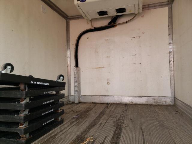 Chevrolet Express Image 5