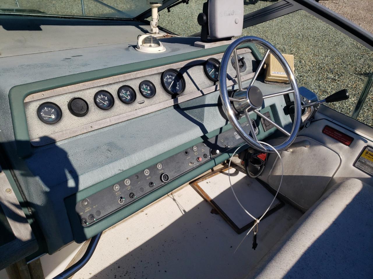 Sea Ray Sundancer Image 8