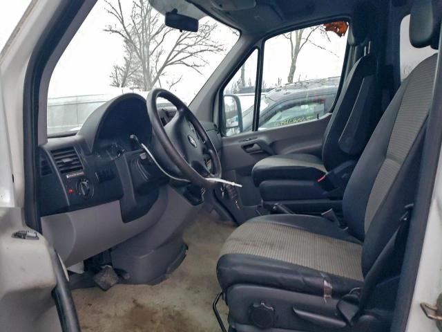 Dodge Sprinter 2500 Image 4