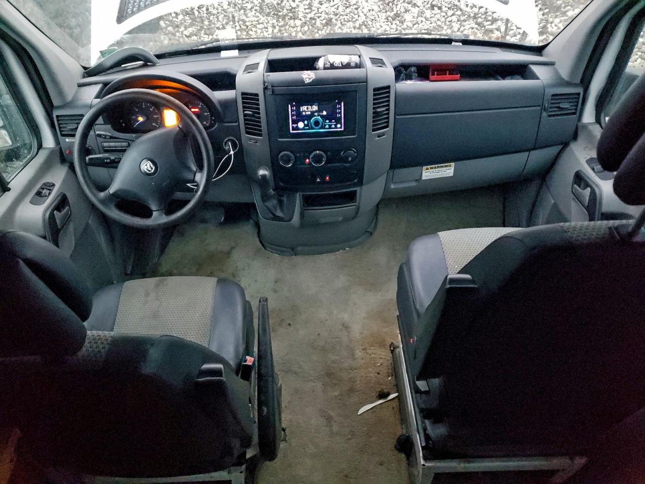 Dodge Sprinter 2500 Image 3