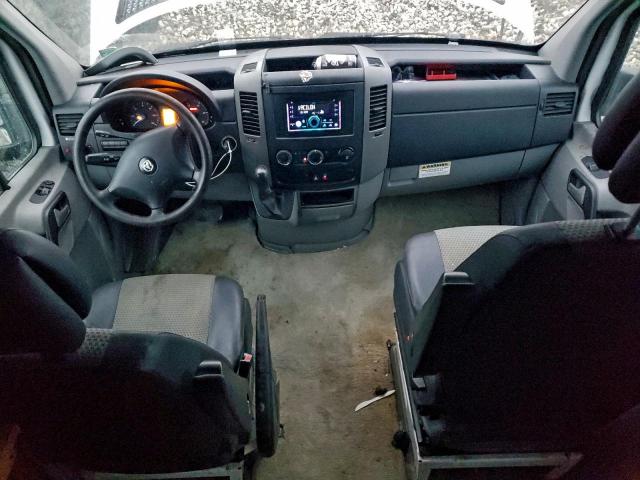 Dodge Sprinter 2500 Image 3