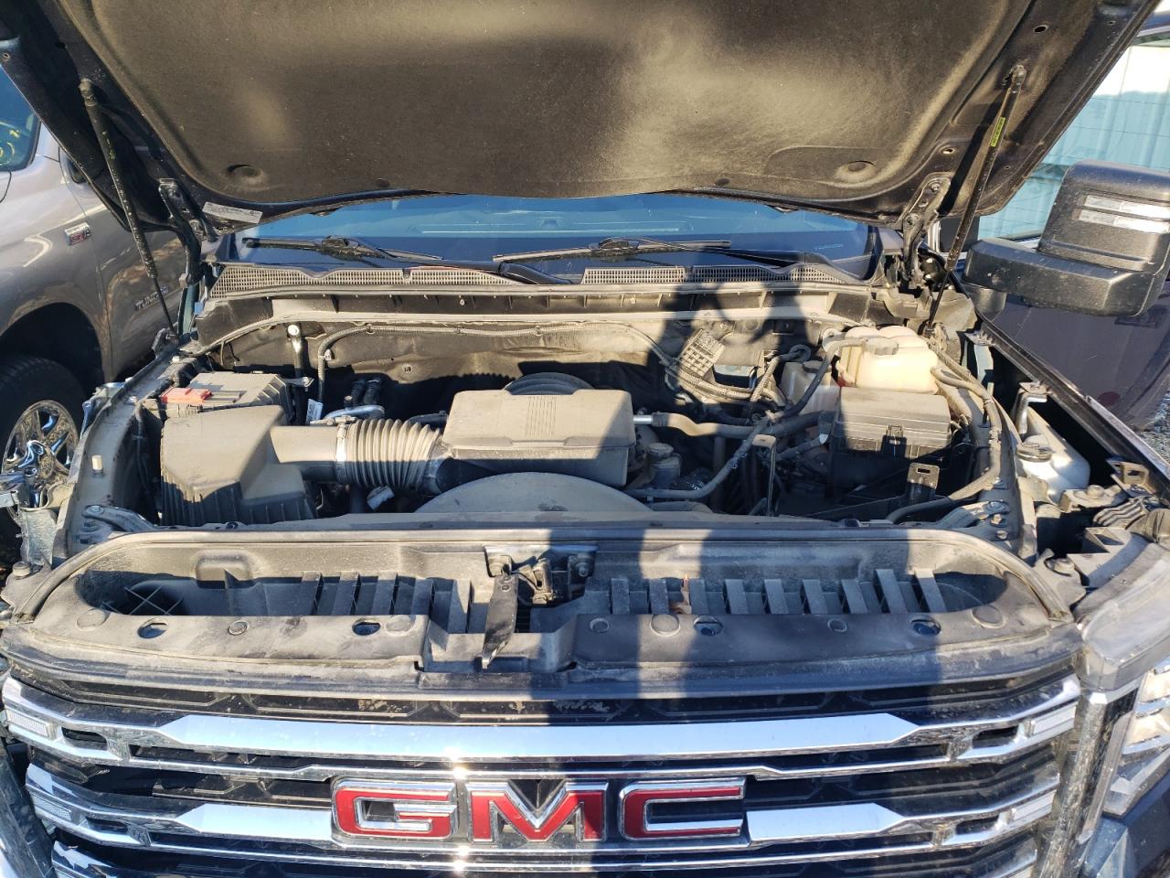 GMC Sierra K2500 Sle Image 8