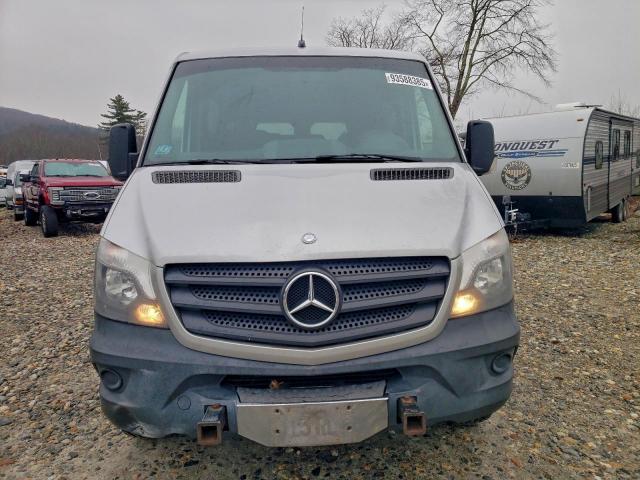 Mercedes-Benz Sprinter 2500 Image 11