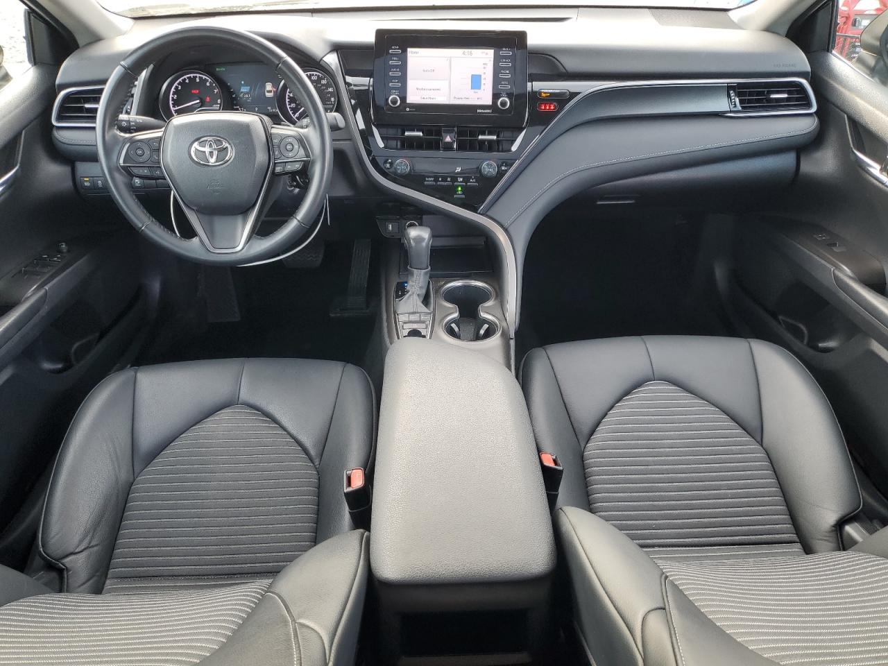 Toyota Camry Se Night Shade Image 7