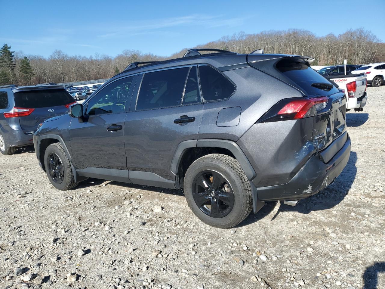 Toyota RAV4 Xle Image 3