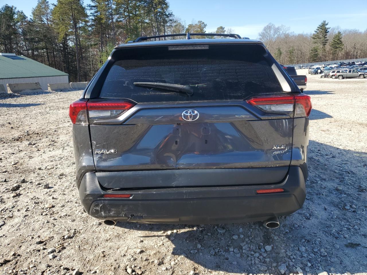 Toyota RAV4 Xle Image 12