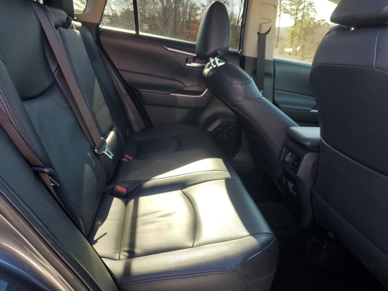 Toyota RAV4 Xle Image 13