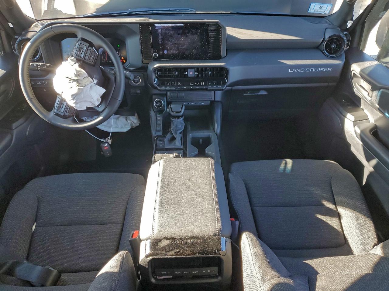 Toyota Land Cruis Base Image 10