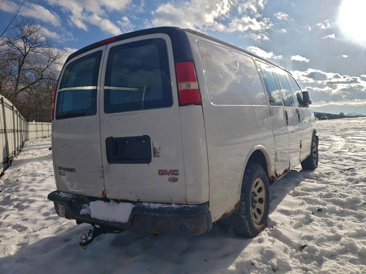 GMC Savana G1500 Image 5