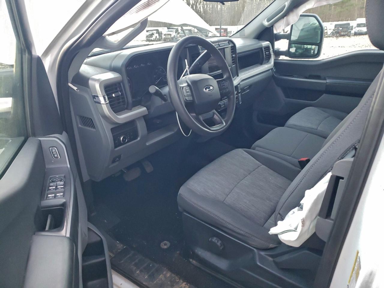 Ford F-350 Super Duty Image 8