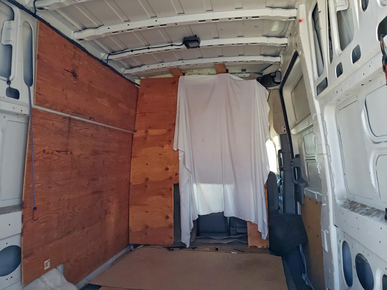 Nissan Nv 2500 Image 11