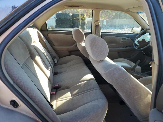 Toyota Camry Ce Image 2