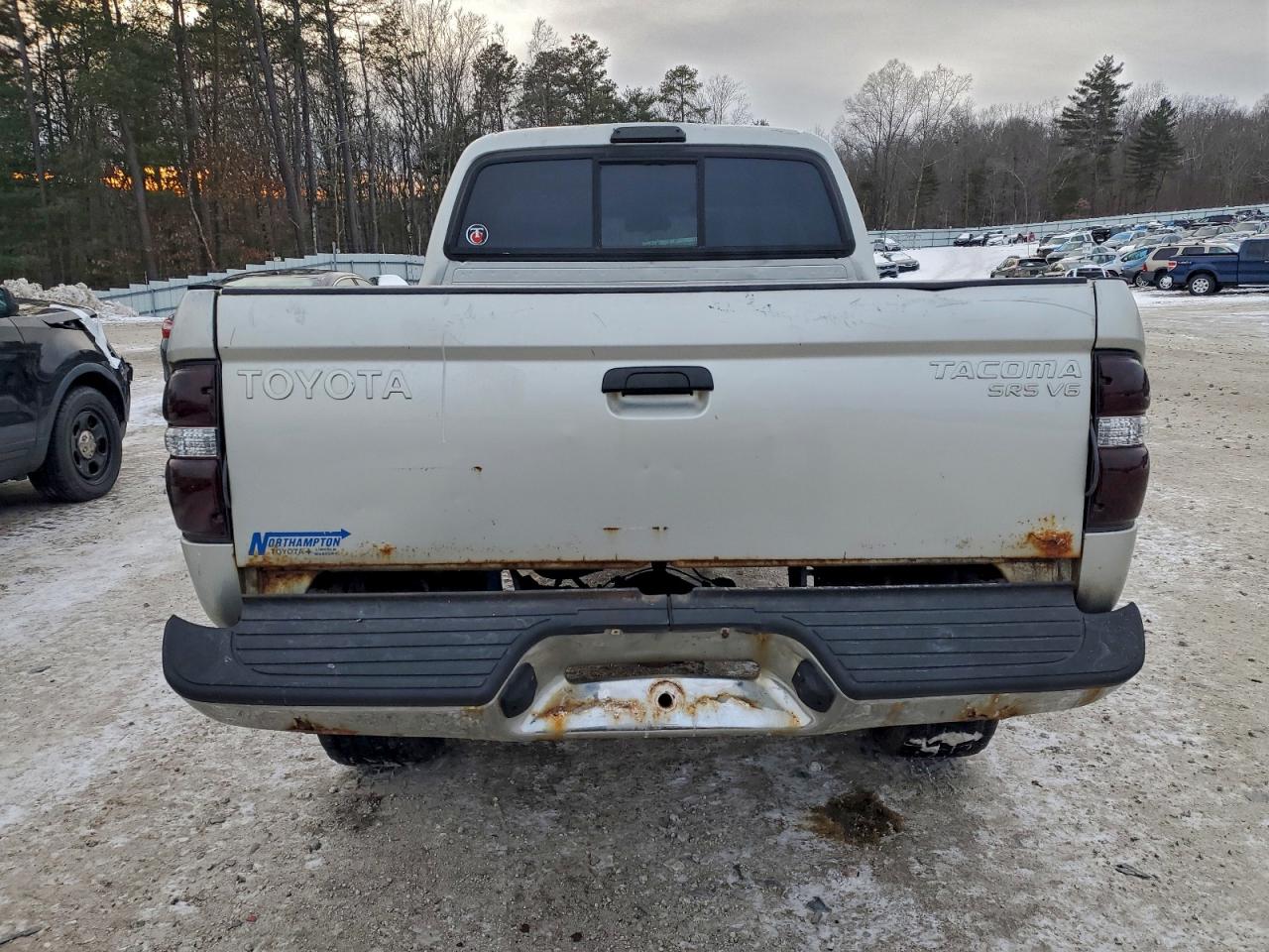 Toyota Tacoma Double Cab Image 2