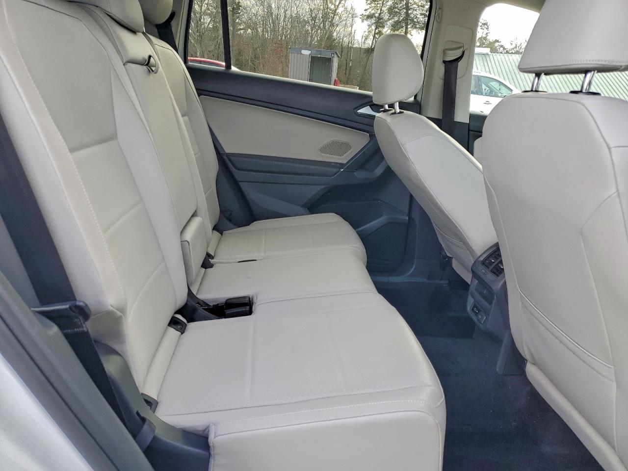 Volkswagen Tiguan Se Image 8