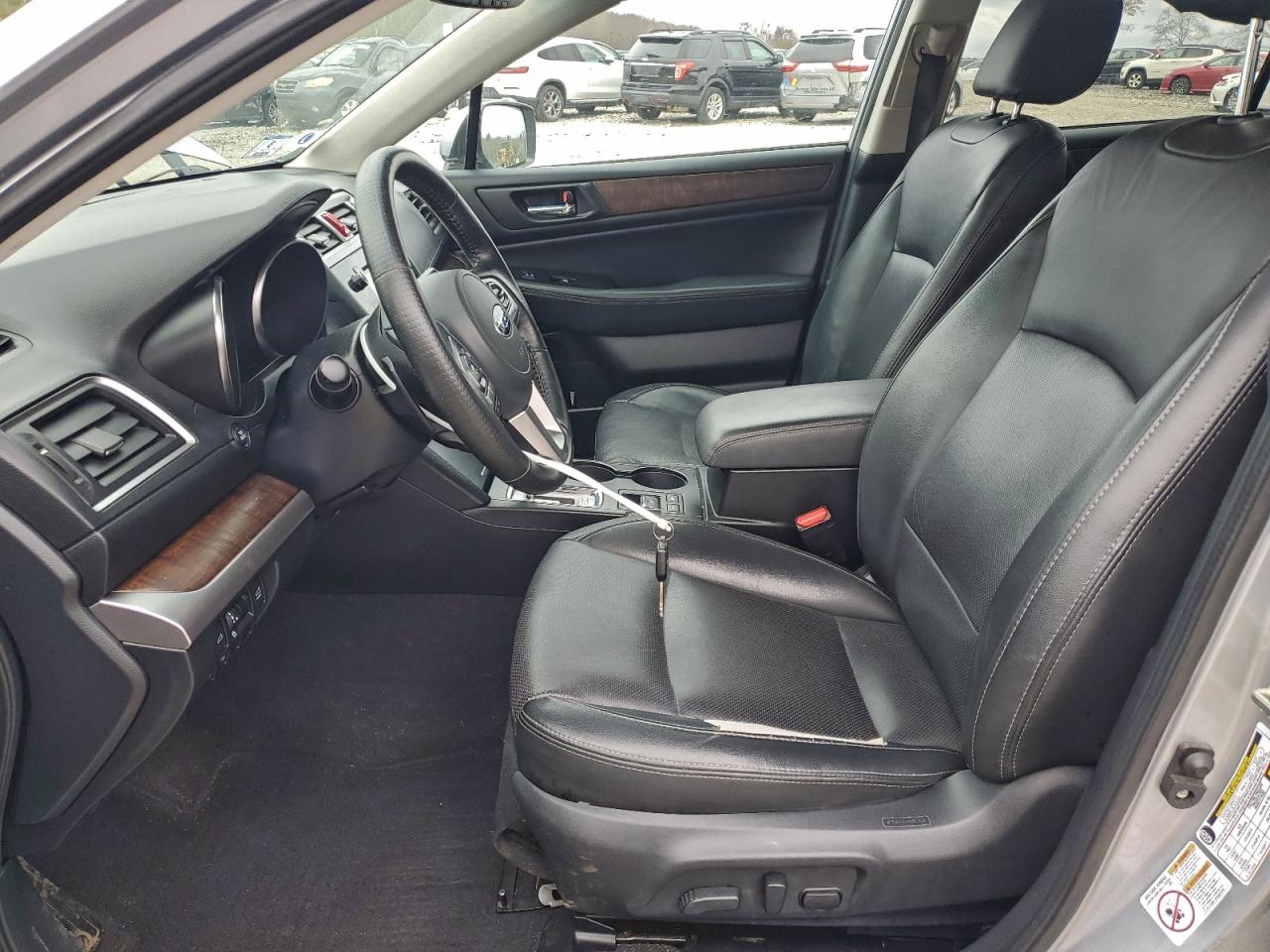 Subaru Outback 2.5i Limited Image 8