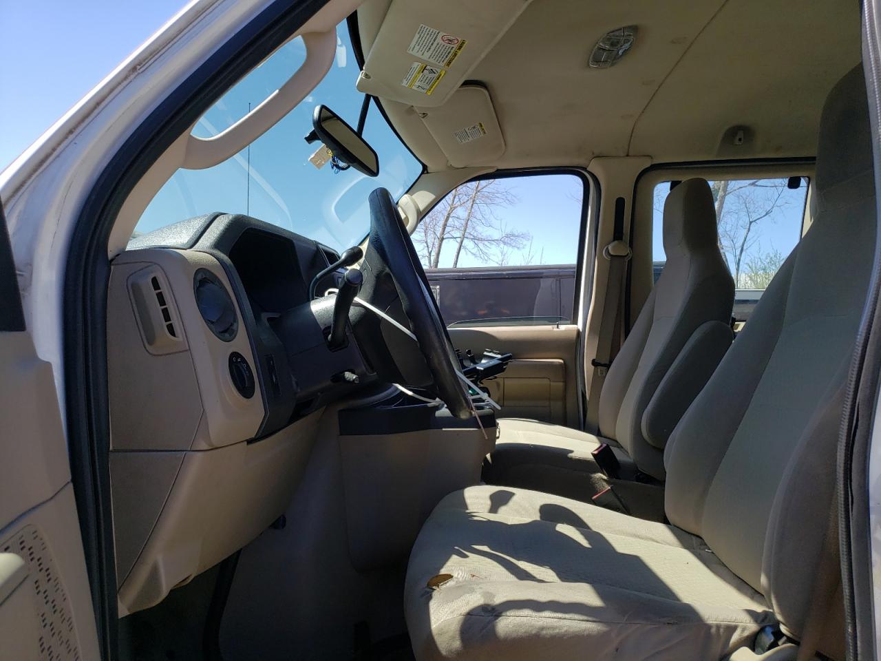 Ford Econoline E150 Wagon Image 10