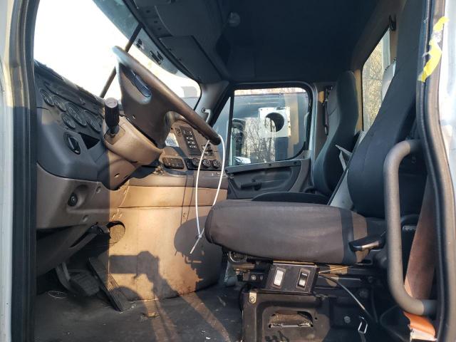 Freightliner Cascadia 1 Image 2