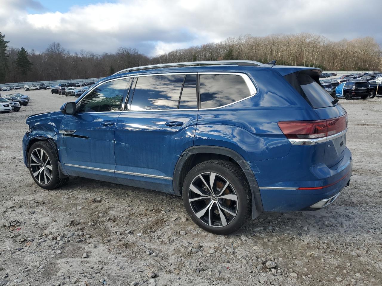 Volkswagen Atlas Sel Premium R-line Image 4