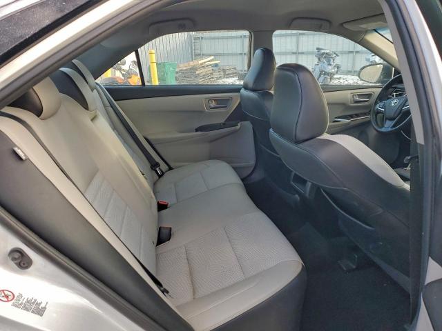 Toyota Camry Le Image 2