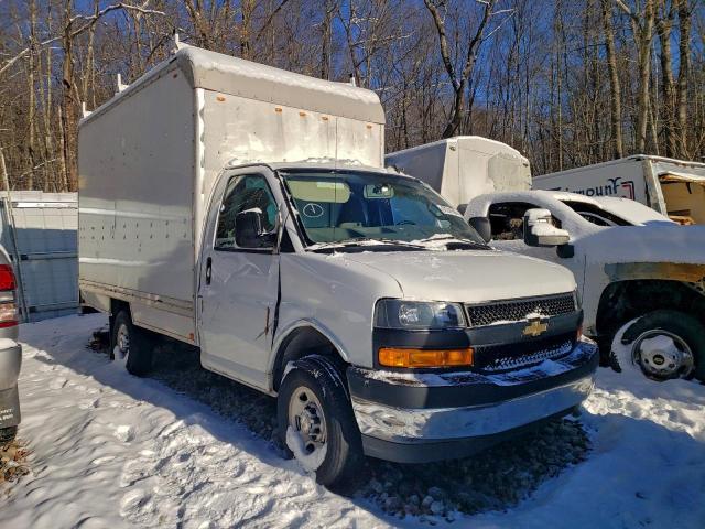 Chevrolet Express Image 9