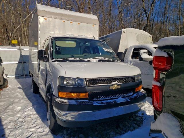 Chevrolet Express Image 5