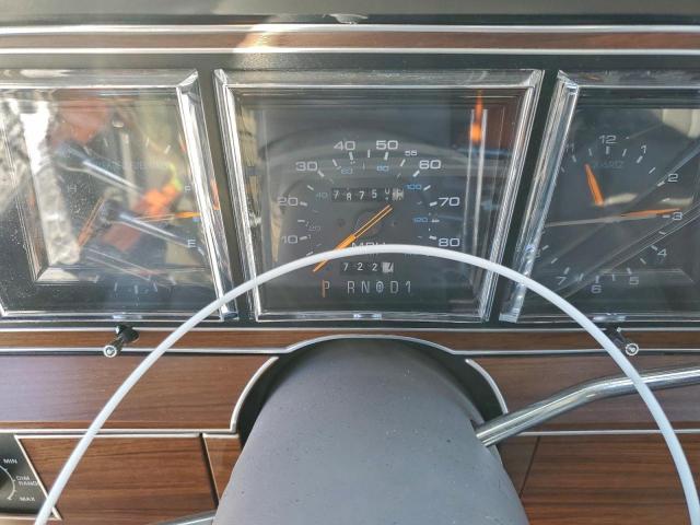 Lincoln Towncar Image 12