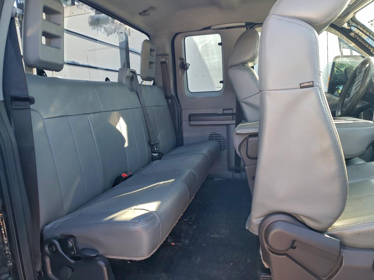 Ford F-350 Super Duty Image 11