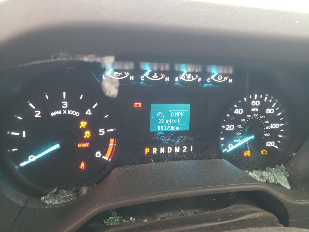 Ford Econoline E350 Super Duty Cutaway Van Image 4