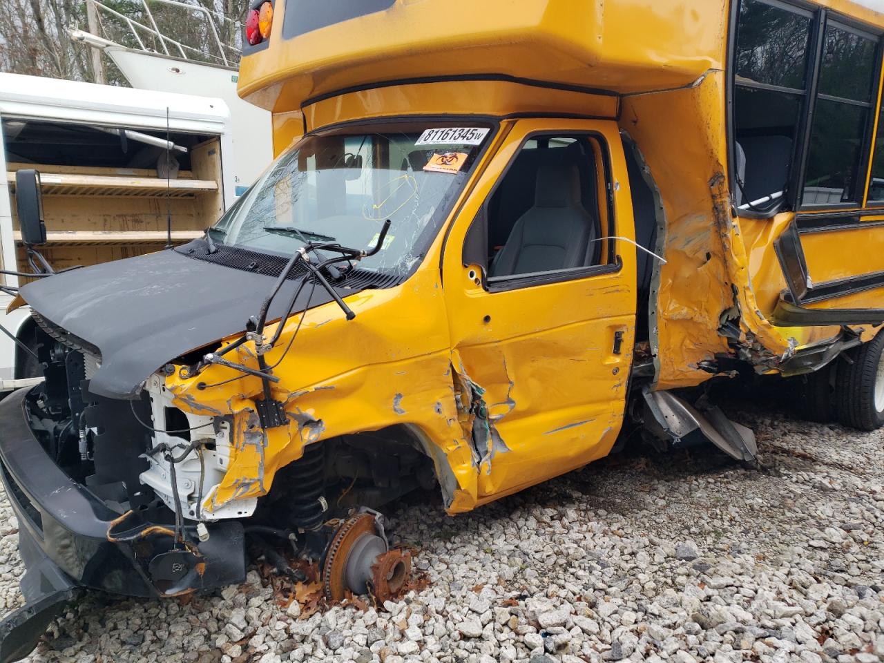 Ford Econoline E350 Super Duty Cutaway Van Image 9