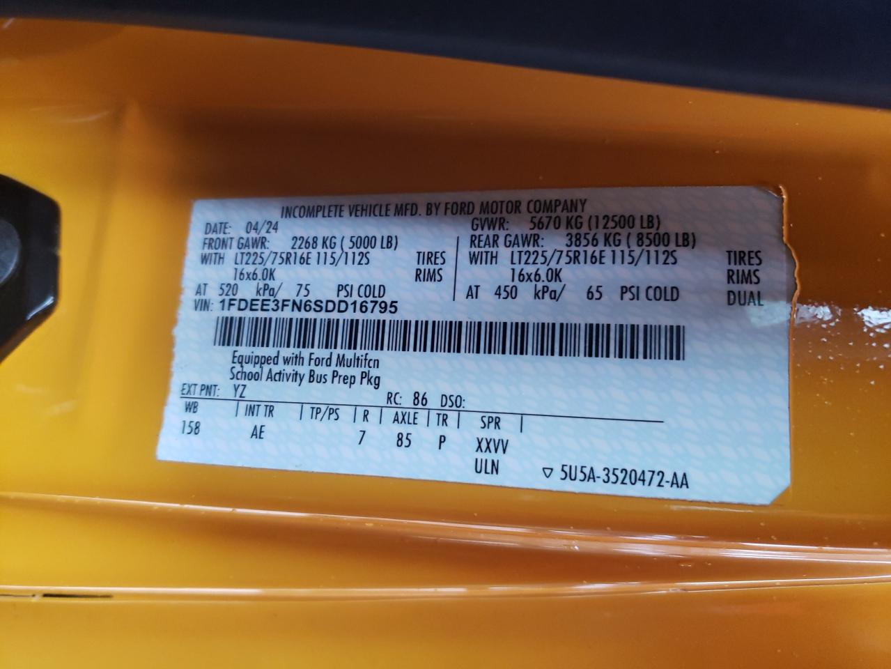 Ford Econoline E350 Super Duty Cutaway Van Image 6