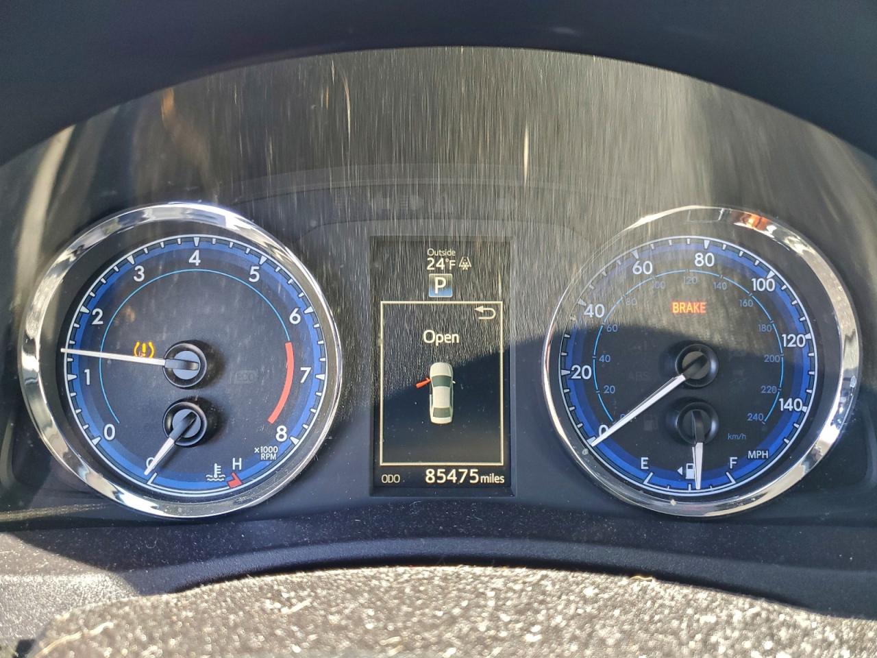 Toyota Corolla L Image 10