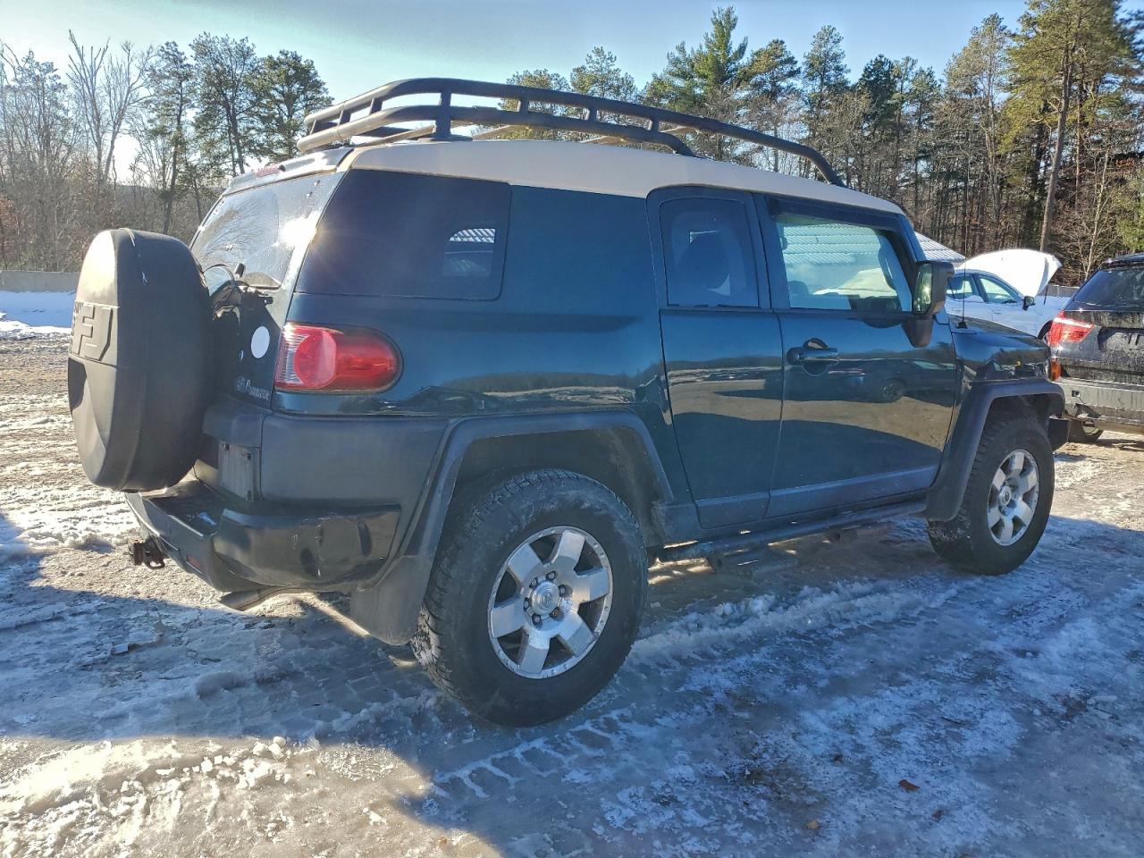Toyota FJ Cruiser Image 2