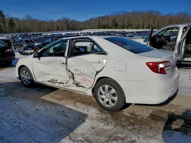 Toyota Camry L Image 2