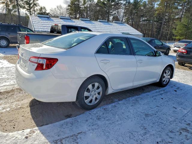 Toyota Camry L Image 11