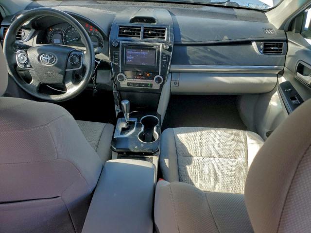 Toyota Camry L Image 3