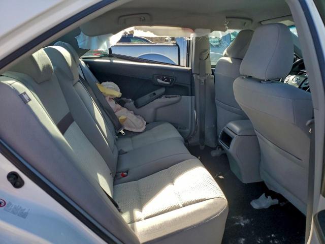 Toyota Camry L Image 9